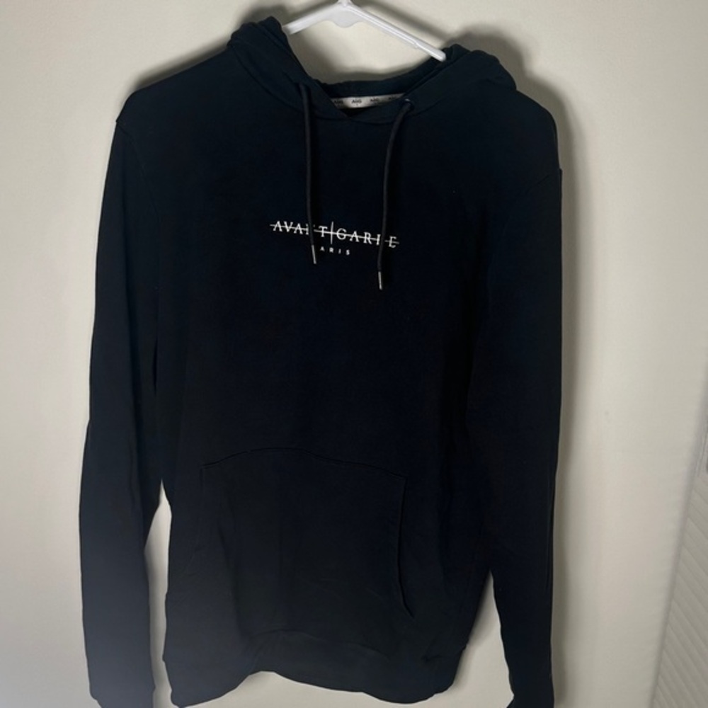 Avanti Black Hoodie Sweater